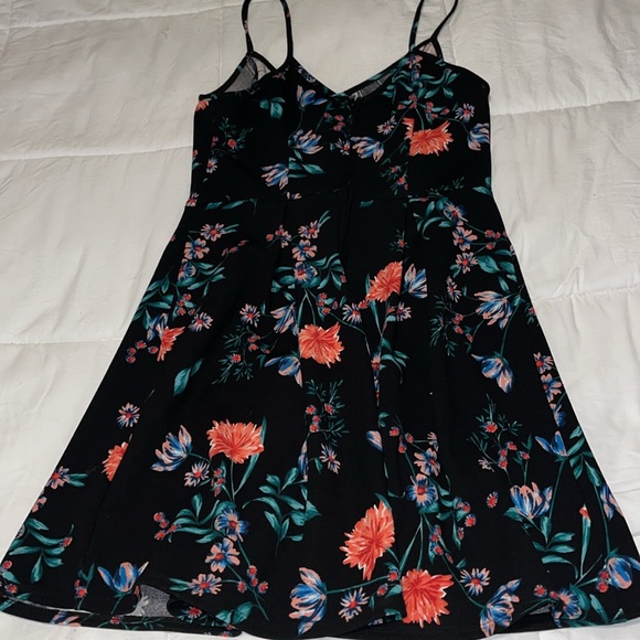 Speechless floral print size Med spaghetti strap mini dress like new condition - Picture 3 of 3